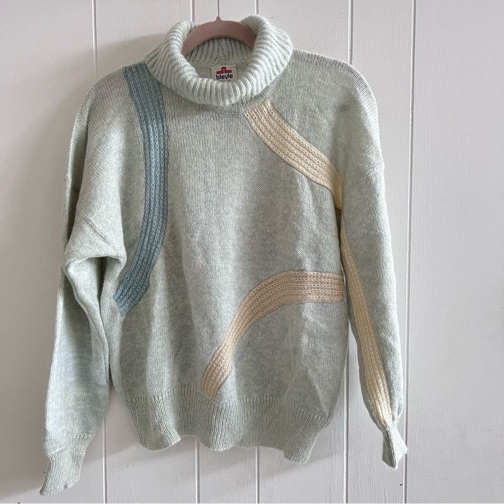 Vintage Mohair Wool Blend Made In Italy Trurtleneck Sweater